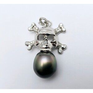 Erica Courtney 900 Platinum Designer Tahitian Pearl Diamond Skull Charm Pendant